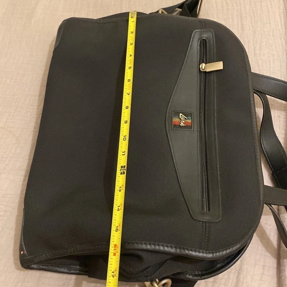LARK laark black